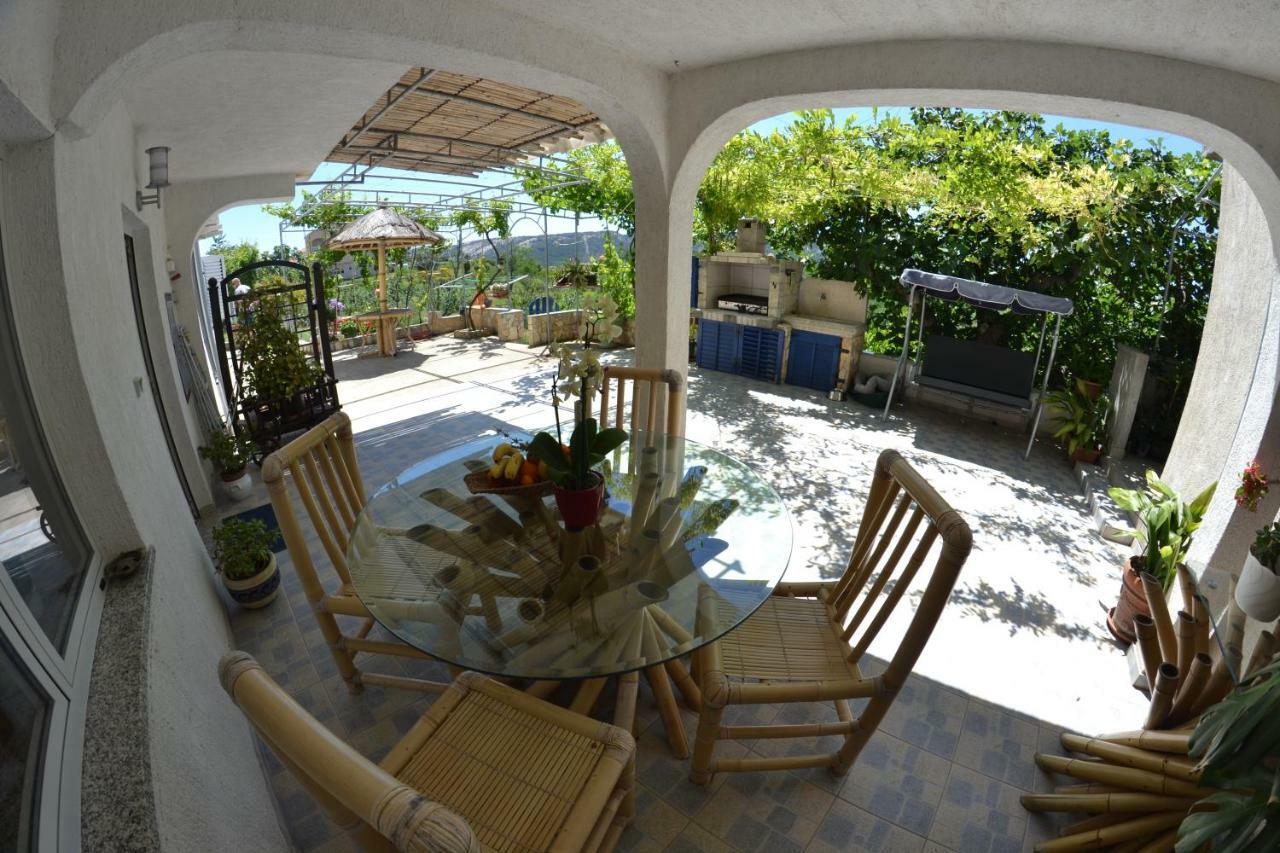 Villa Ester Lopar Exterior foto